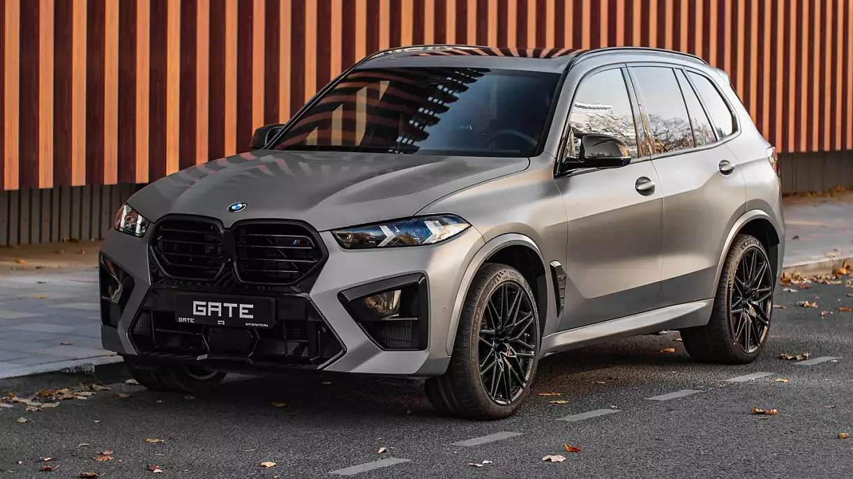 BMW X5 M Competition 2023 Серый